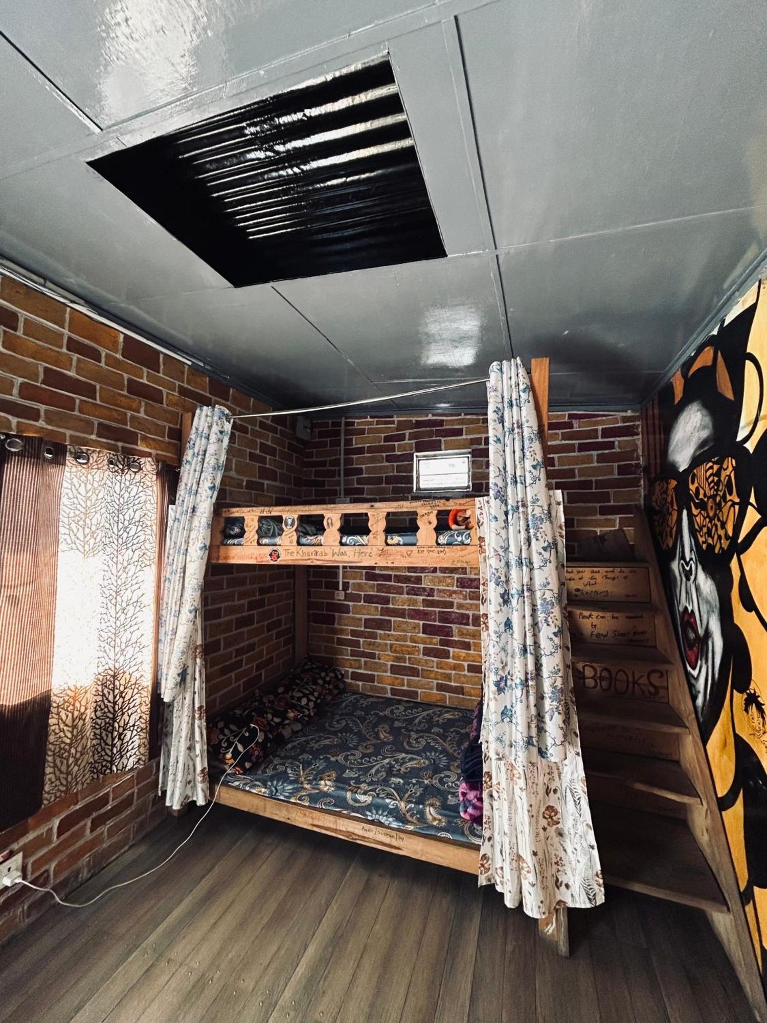 Isabella Hostel Shillong Luaran gambar